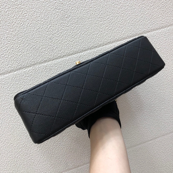 シャネルバッグレプリカ角部分ディテール